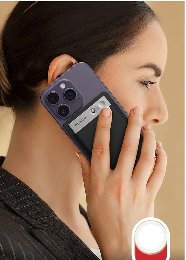 Telefonát s Plaud Note Pro přichyceným na telefonu